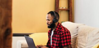 L’impact du télétravail sur le collectif : “La distance peut être perçue comme une chance à saisir” L'impact du télétravail sur le collectif