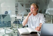 Santé mentale : comment prendre soin de soi au travail ?