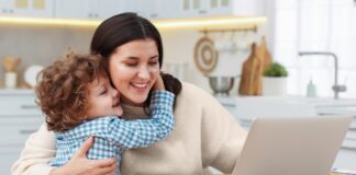 Solo-parentalité et travail : un équilibre souvent invisible