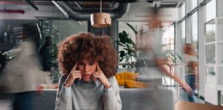 “Le multitasking, c’est jouer contre son camp”: qu’est-ce que la charge cognitive qui nous épuise au travail ? La charge cognitive au travail.