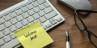 Retour de vacances : quel est le meilleur jour pour reprendre le travail ? Le meilleur jour pour reprendre le travail après les vacances.