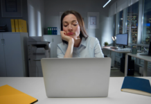 Passage à l’heure d’hiver : pourquoi vous êtes encore fatigué au travail